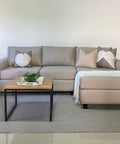 Sofá con chaise beige - Open Hogar